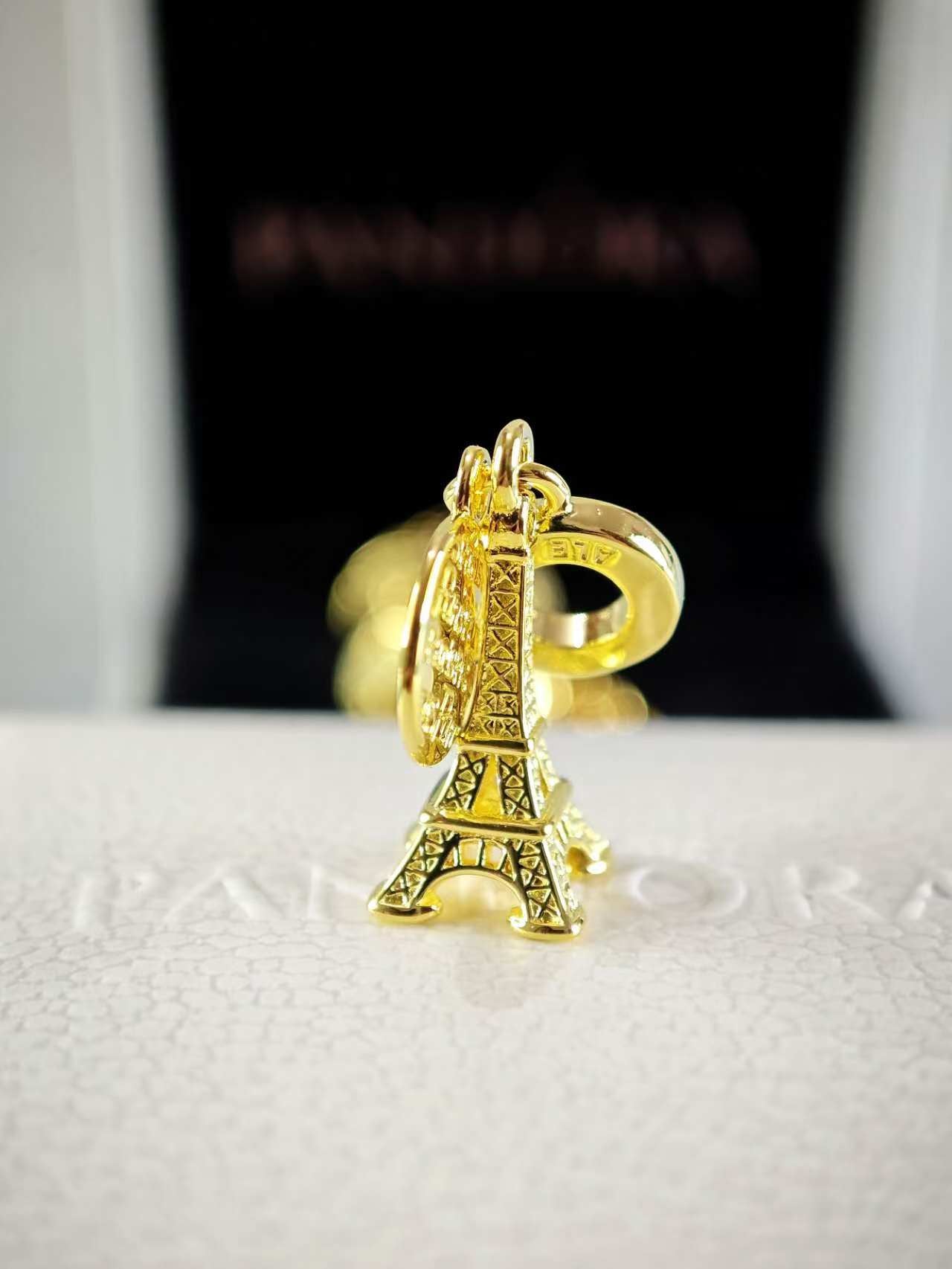 Moments Paris Eiffel Tower Dangle Charm Gold-plated