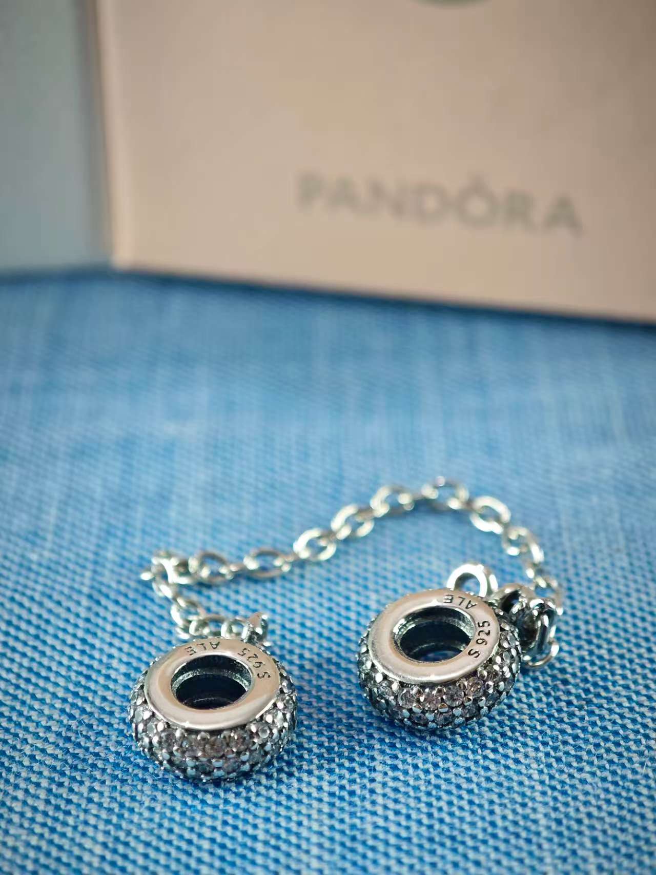 Sparkling Pavé Safety Chain Charm