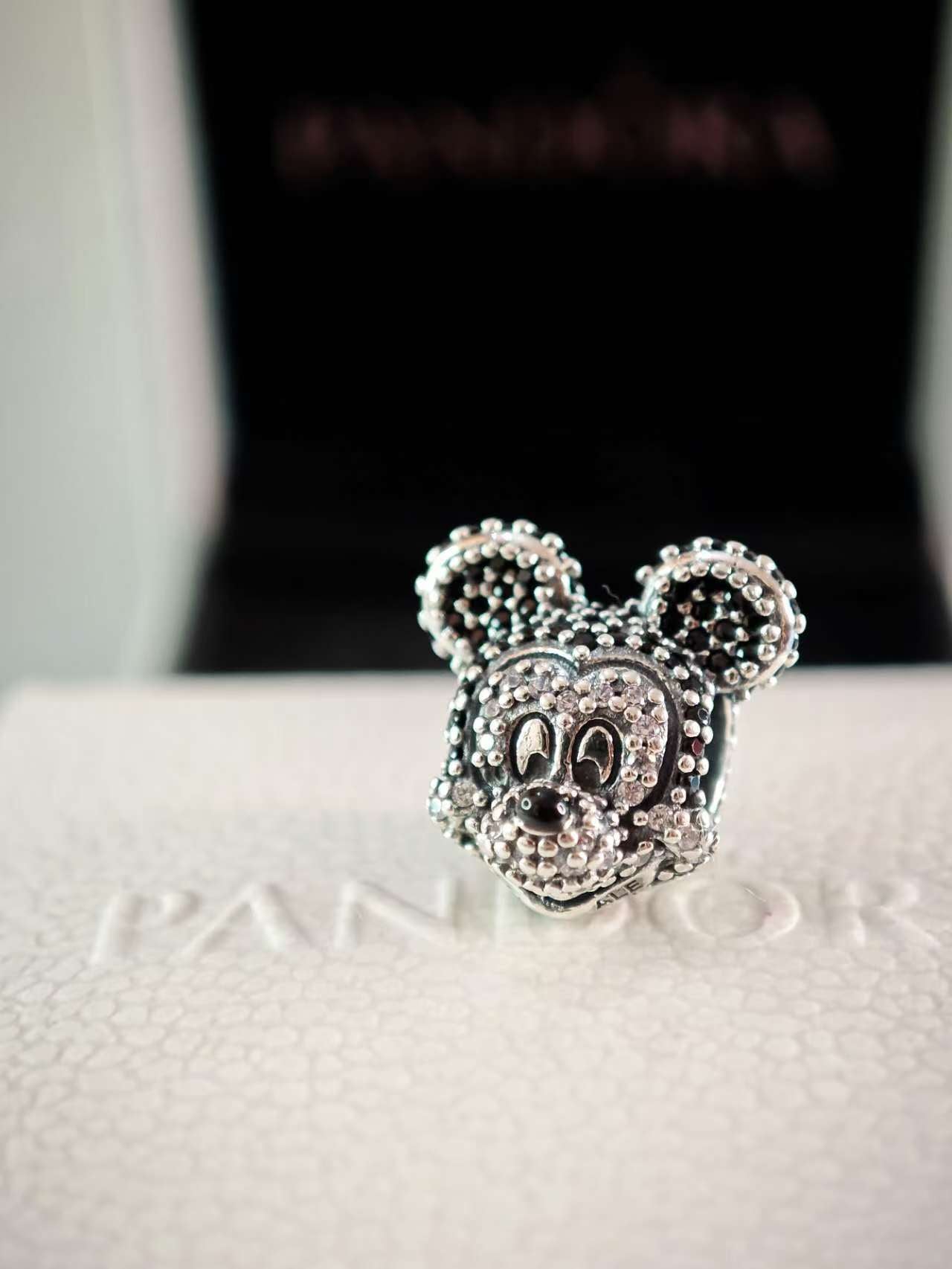 Disney Sparkling Mickey Mouse Portrait Charm
