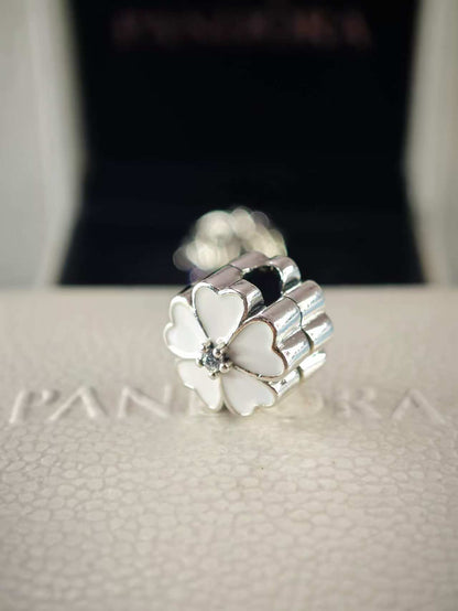 White Primrose Clip