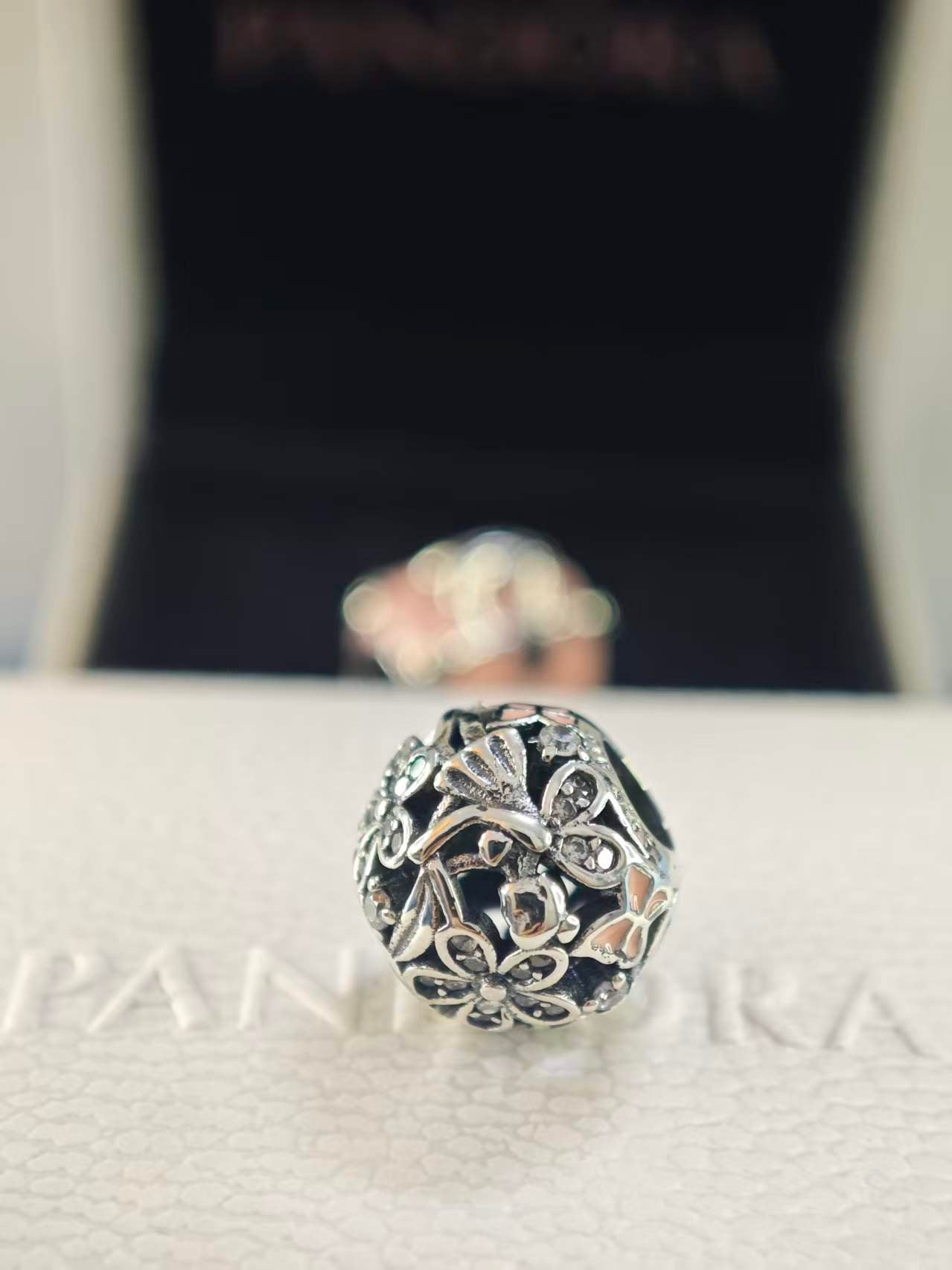 Dazzling Daisy Fairy Charm