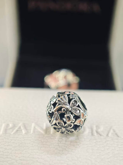 Dazzling Daisy Fairy Charm