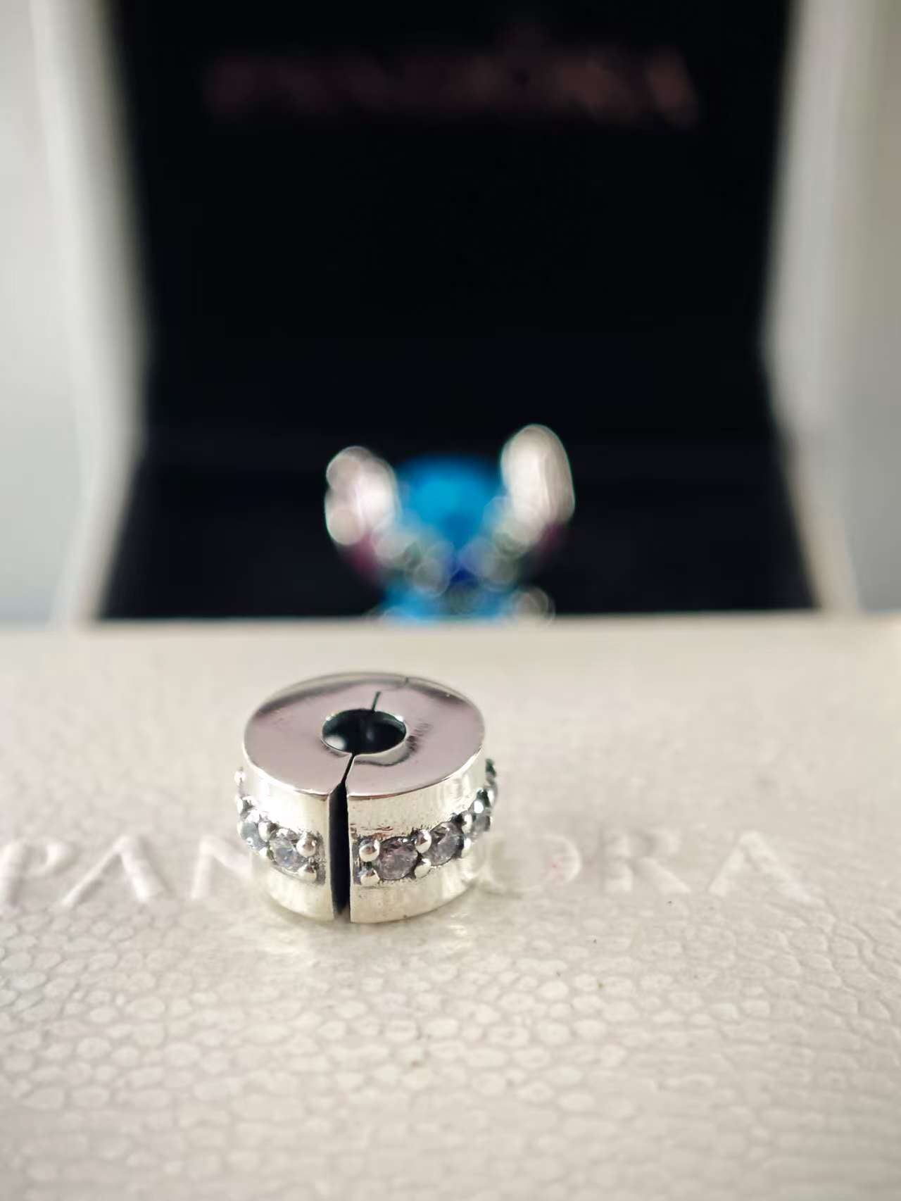 Clear Sparkling Row Clip Charm