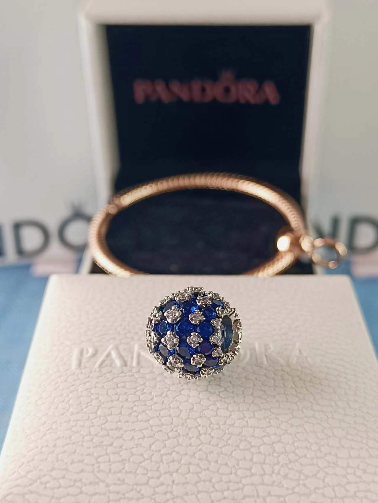 Sparkling Pavé Round Blue Charm