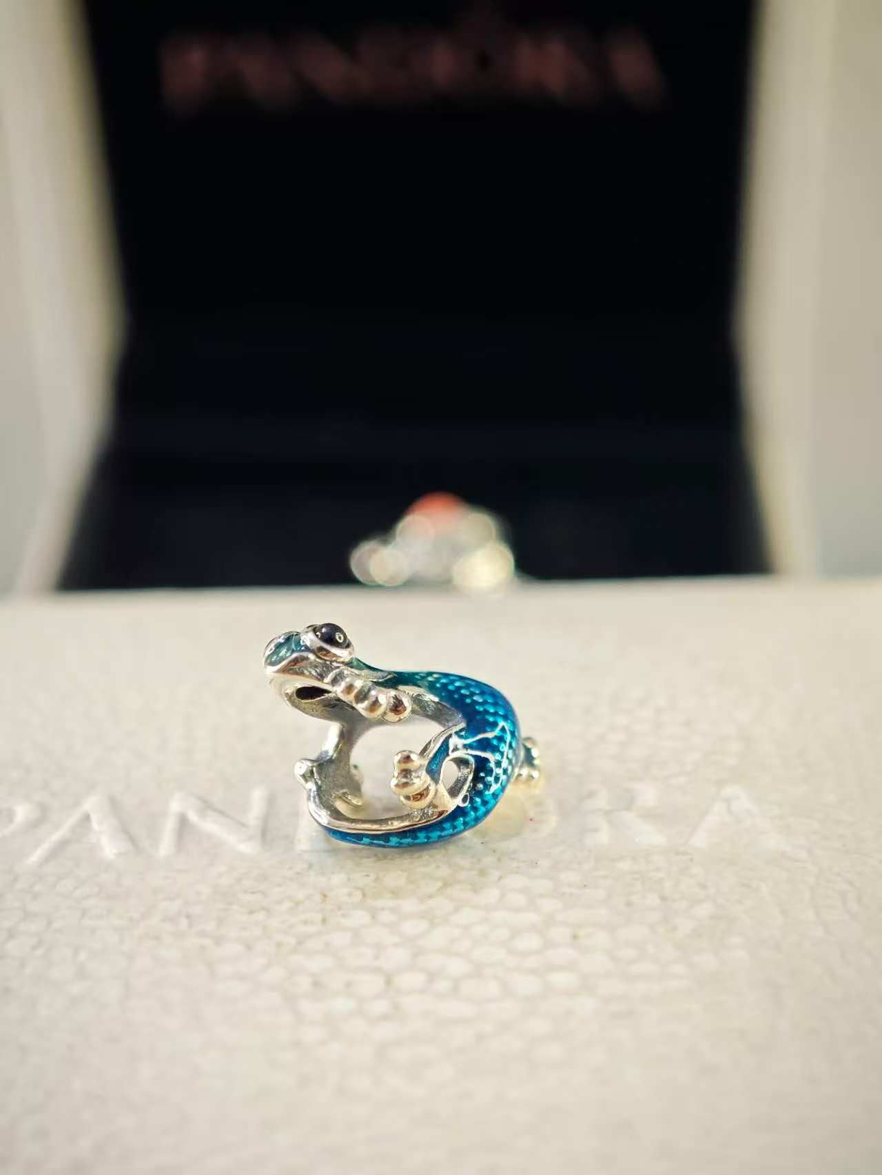 Metallic Blue Gecko Charm