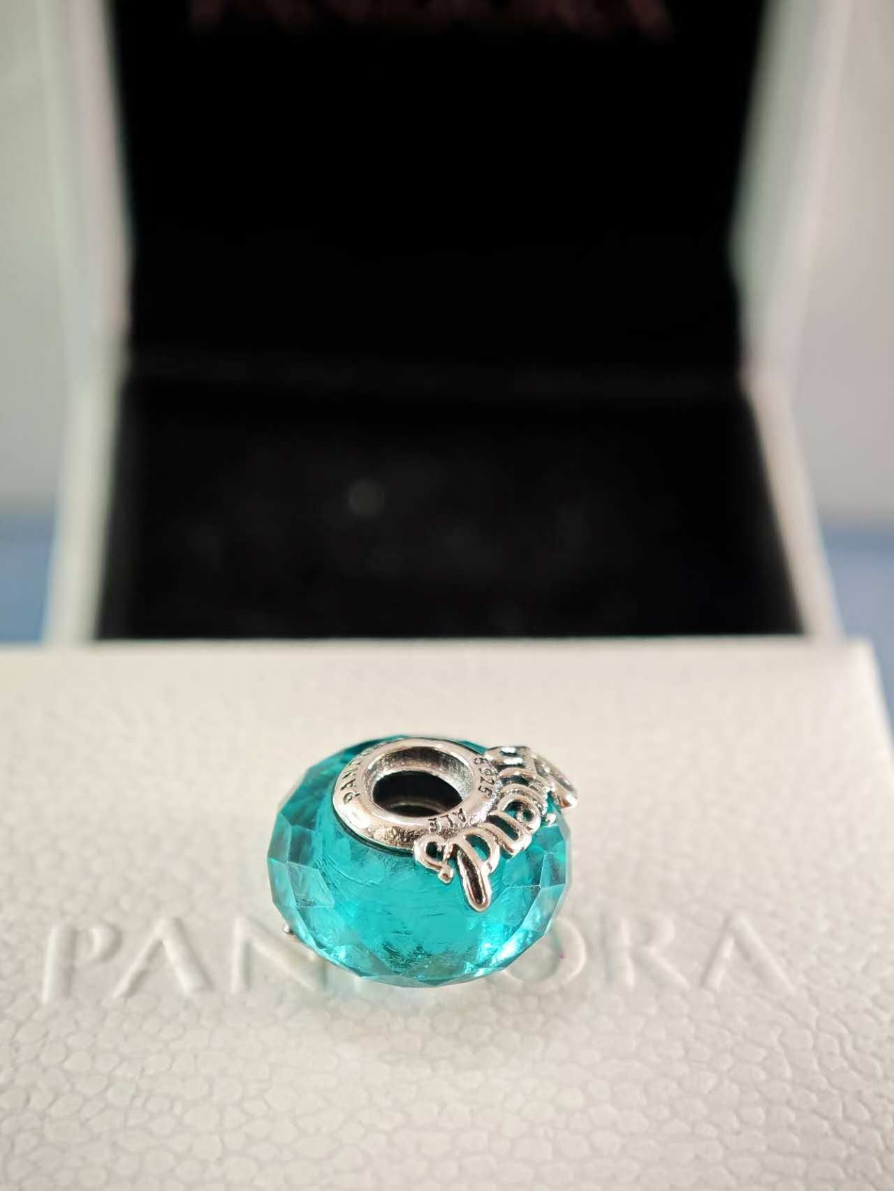 Faceted Murano Friendship Charm