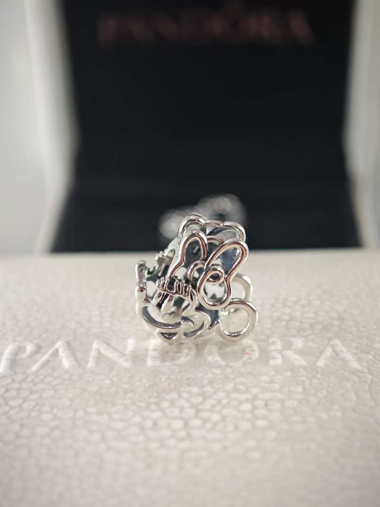 Disney Minnie Mouse Openwork Charm