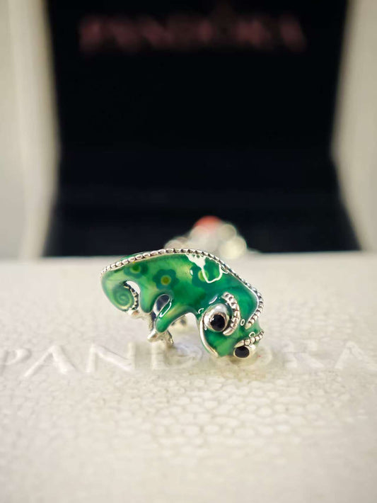 Disney Tangled Pascal Color-changing Charm