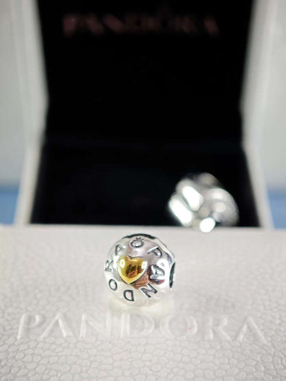Logo Insignia Heart Clip