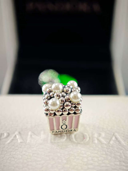Delicious Popcorm Charm