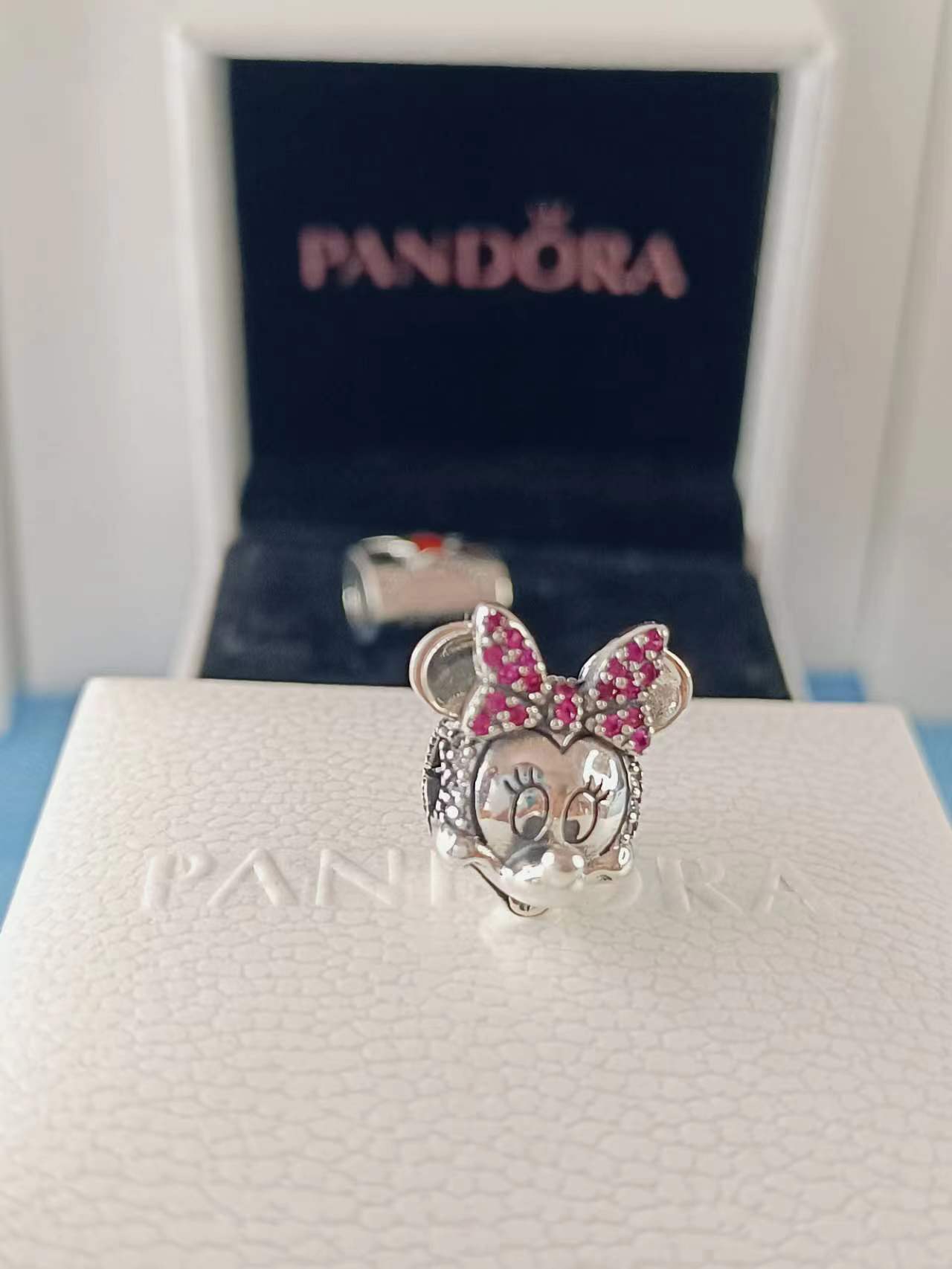 Disney Minnie Mouse Pink Pavé Bow Clip Charm