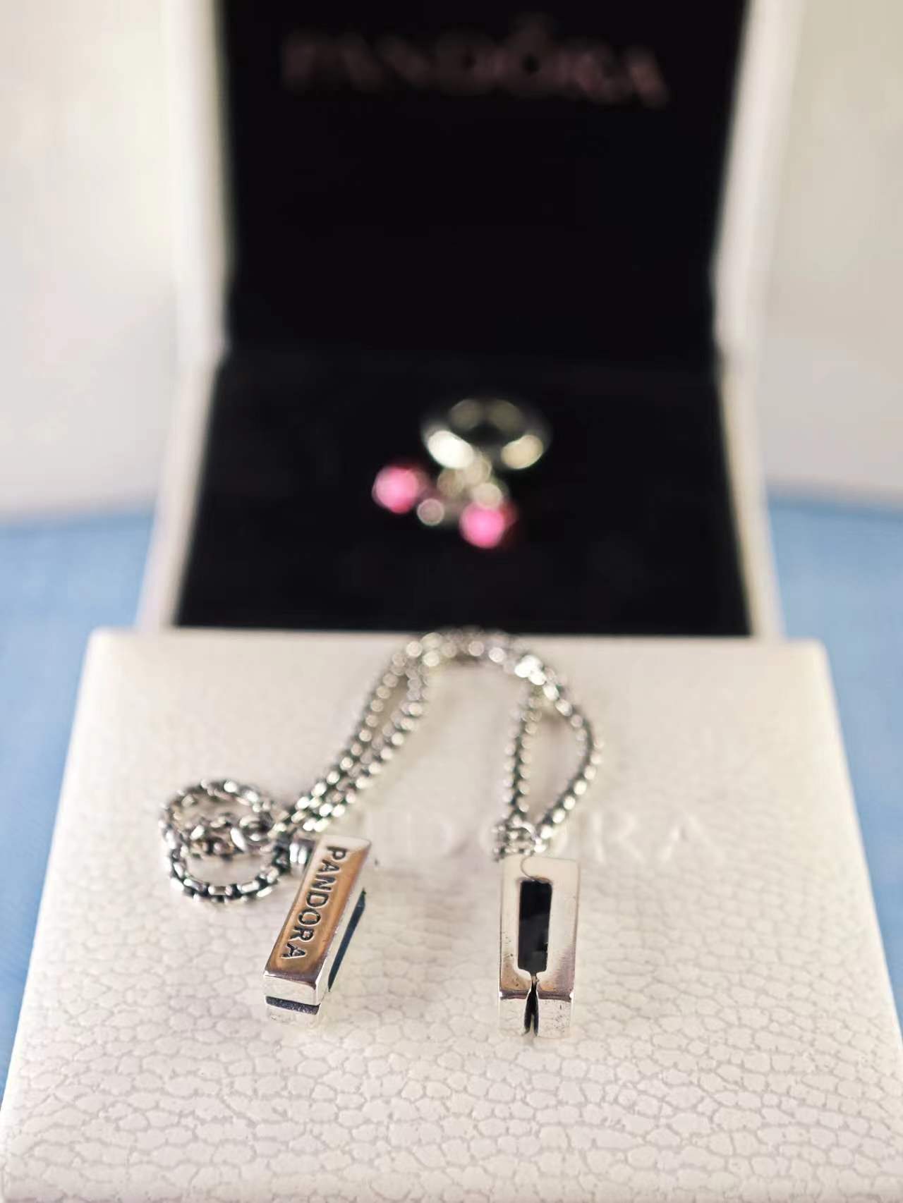 Reflexions Silver Floating Chains