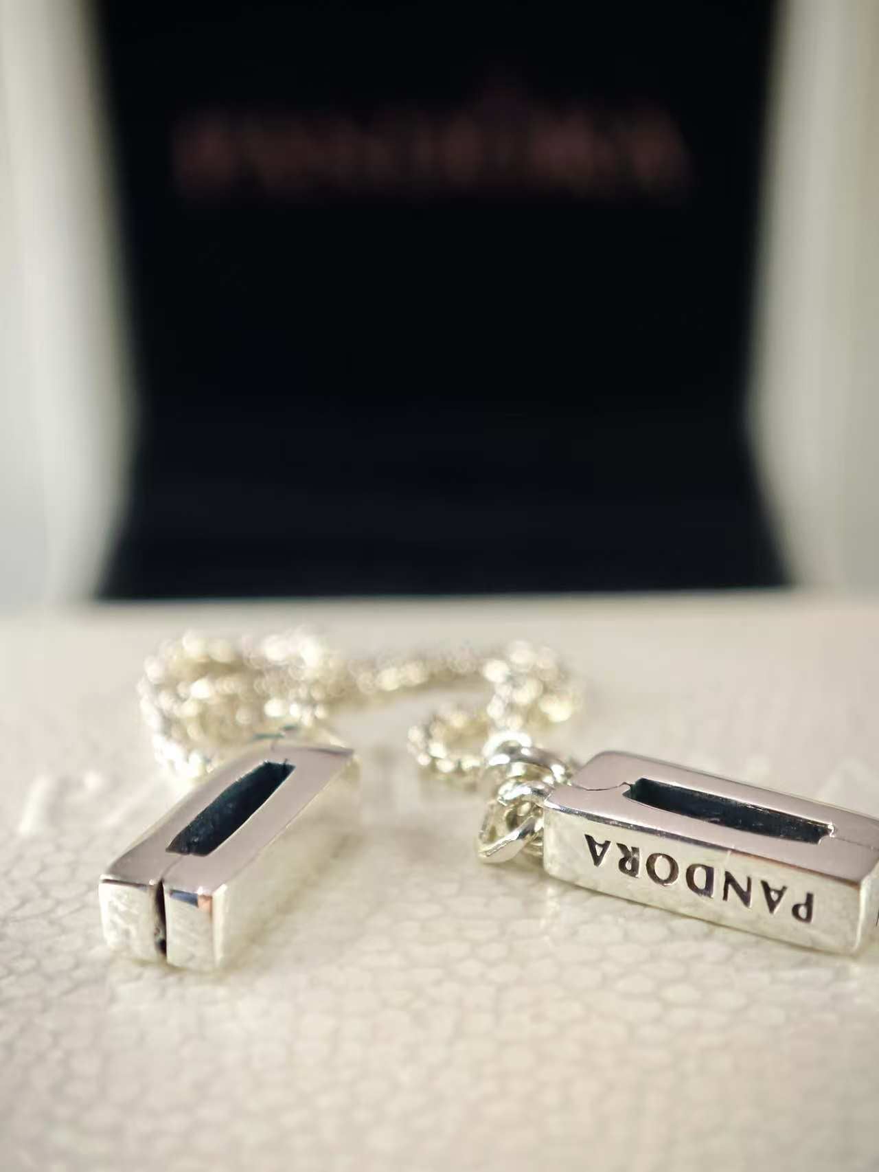 Reflexions Silver Floating Chains