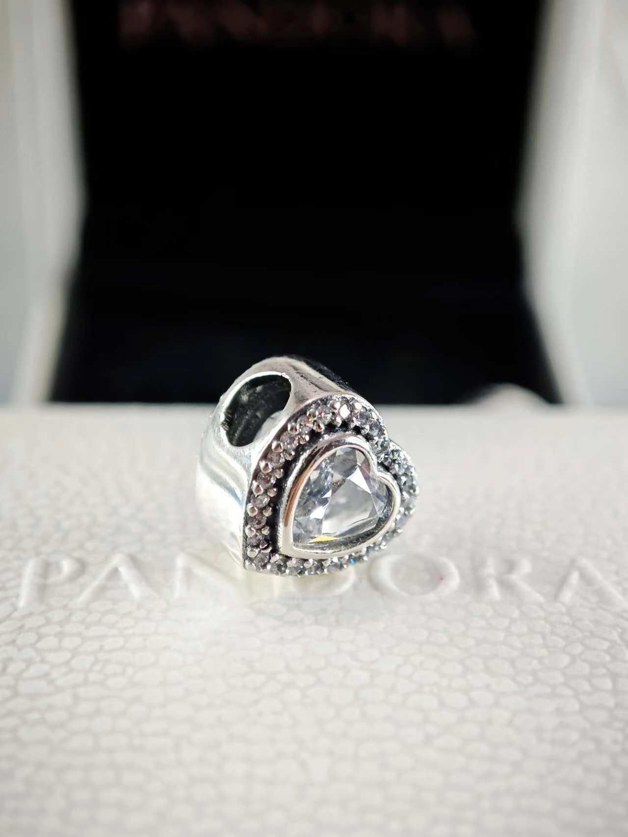 Sparkling Love Charm