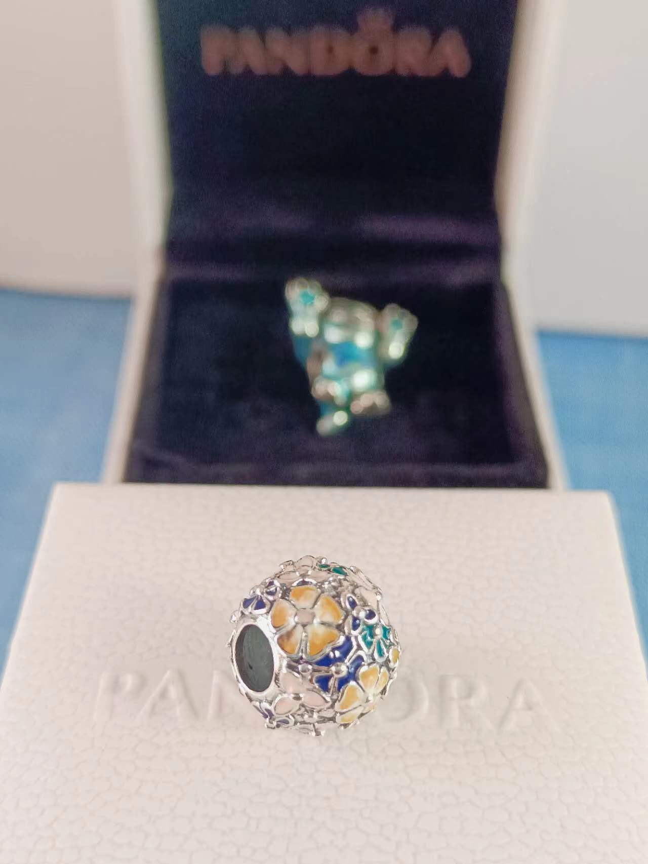 Classic Flower Arrangement Charm