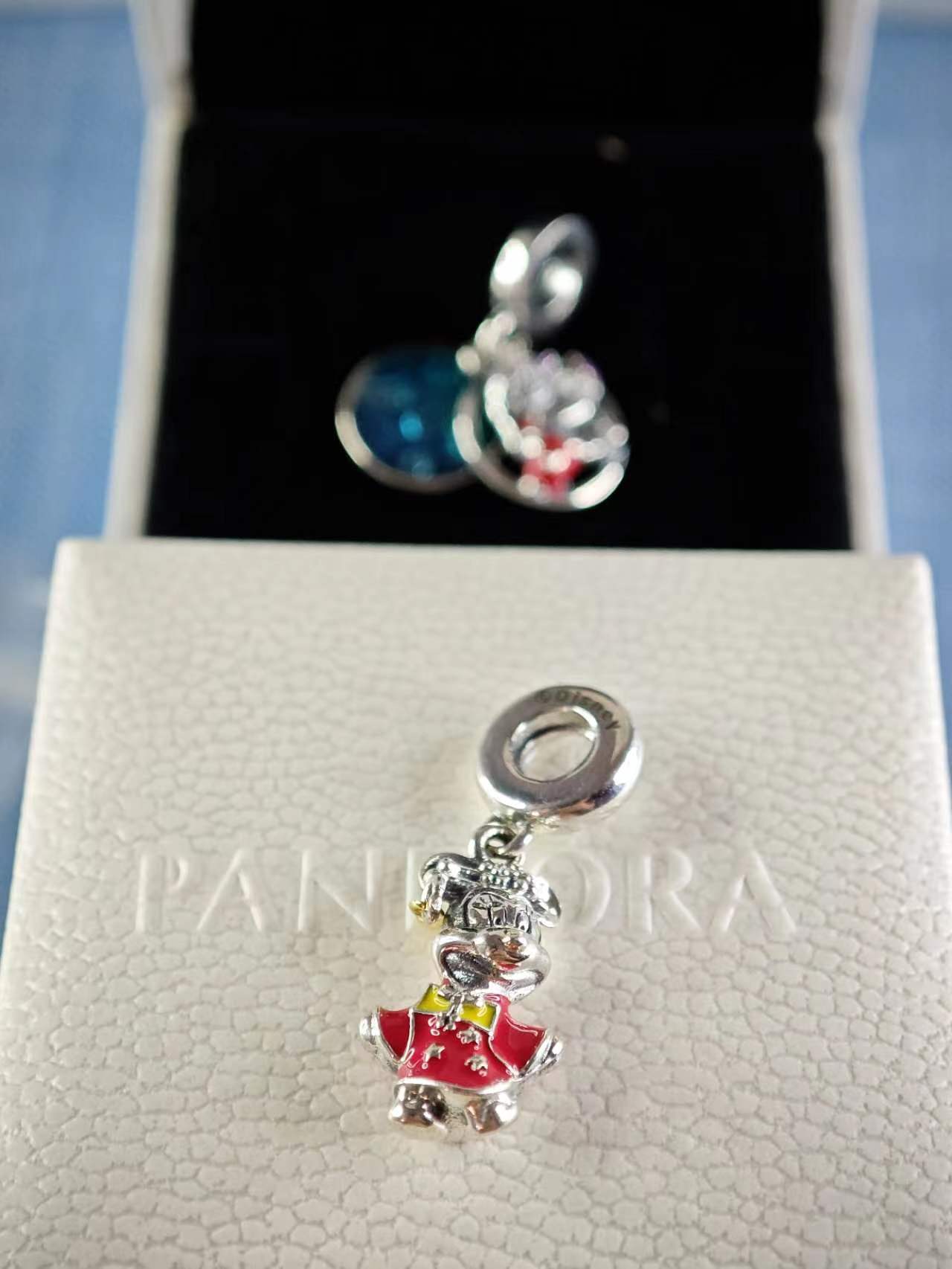 Disney Parks Minnie Mouse Kimono Dangle Charm