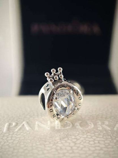 Clear Sparkling Crown O Charm