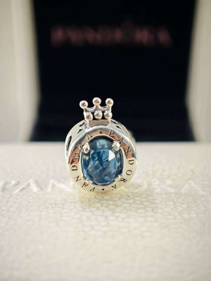 Blue Sparkling Crown O Charm