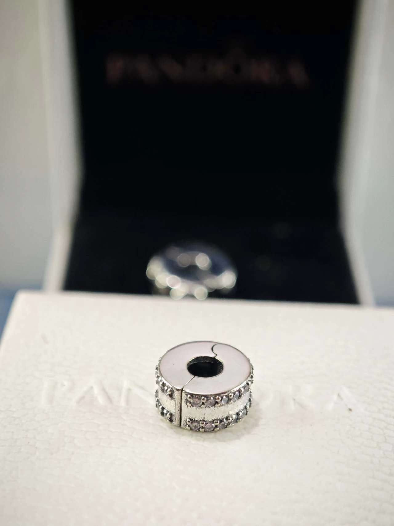 Double Lined Pave Clip