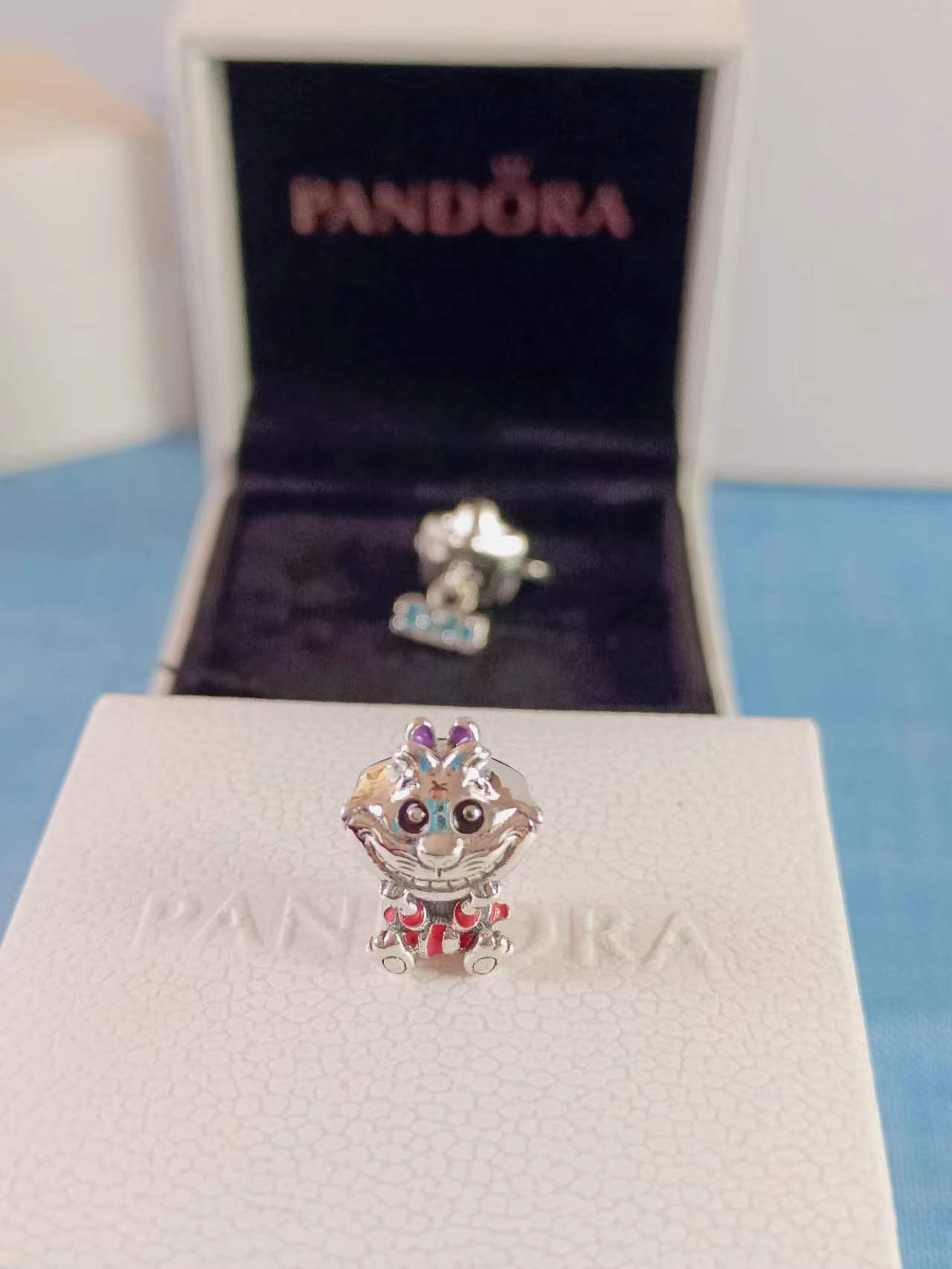Disney Alice in Wonderland Cheshire Cat Charm