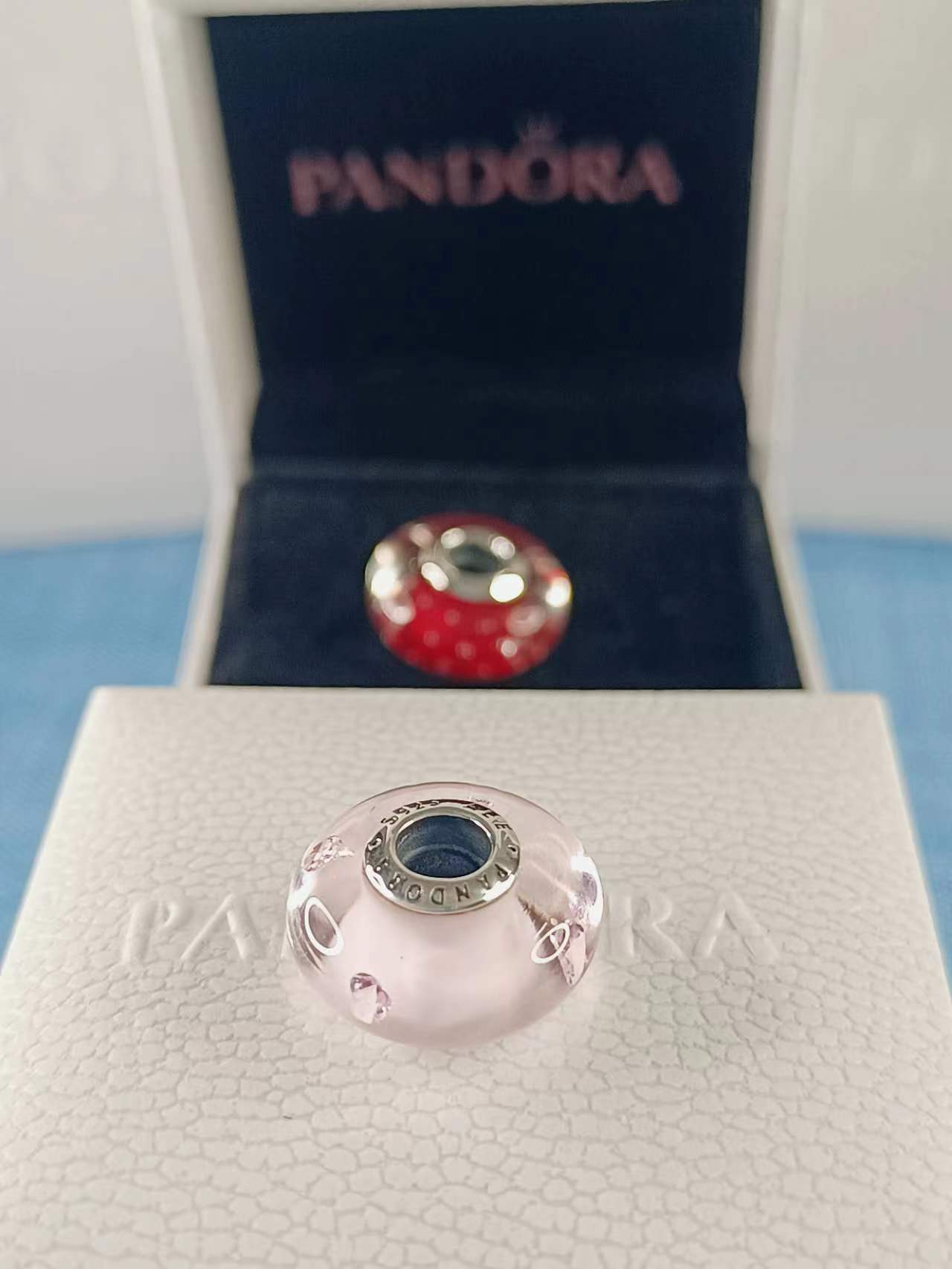 Pink Hearts Effervescence Glass Charm