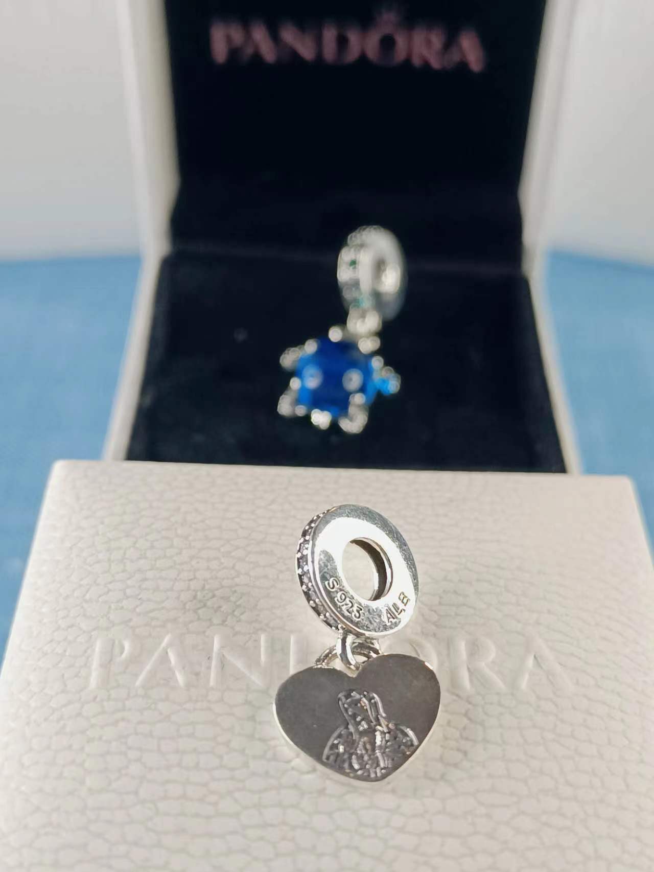 Hermoso Charm Virgen de Guadalupe