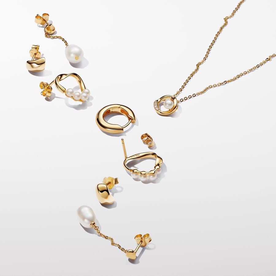 Gold Organically Shaped Pave Circle and Pearl Necklace 45CM