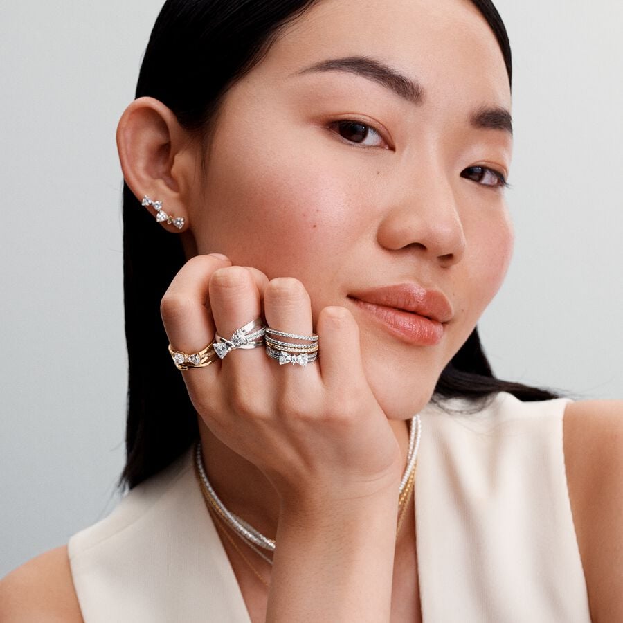 Sparkling Bow Crossover Ring