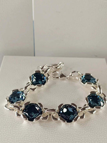 Sterling silver-plated bracelet with 7 hexagonal crystals, carabiner clasp and extension
